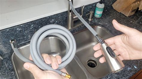 How To Fix A Moen Kitchen Sink Sprayer That Is。